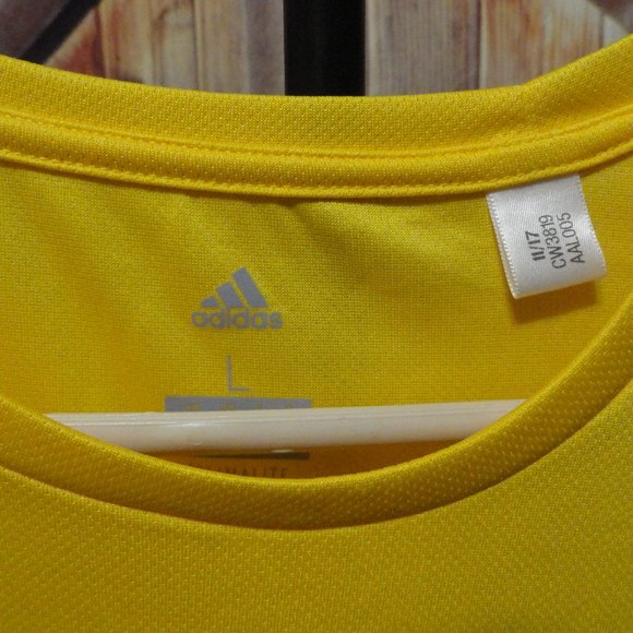 Adidas Boston Marathon 5K # strip Running Shirt~EUC~2018 edition~Boston … - Picture 3 of 5